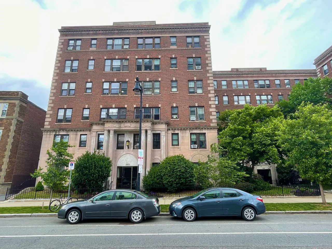 1 bed, 1 bath apartment for rent at 2003 Commonwealth Ave Unit 27, Brighton — photo 12 of 13