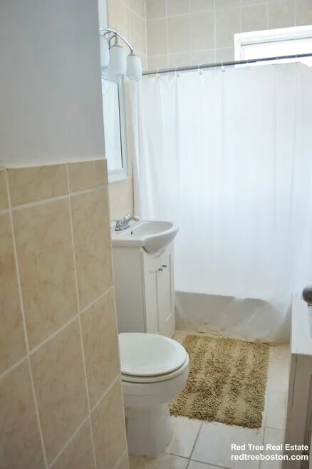 3 bed, 1 bath apartment for rent at 2003 Commonwealth Ave Unit 32, Brighton — photo 4 of 7