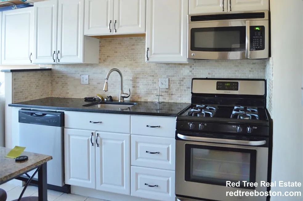 3 bed, 1 bath apartment for rent at 2003 Commonwealth Ave Unit 32, Brighton — photo 2 of 7