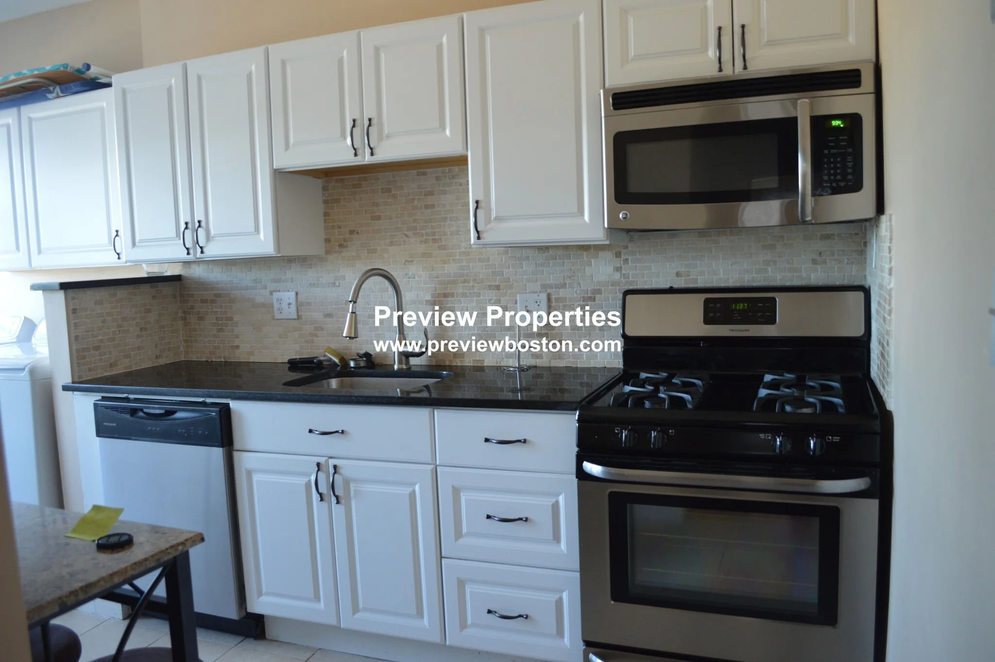 3 bed, 1 bath apartment for rent at 2003 Commonwealth Ave Unit 32P, Brighton — photo 2 of 5