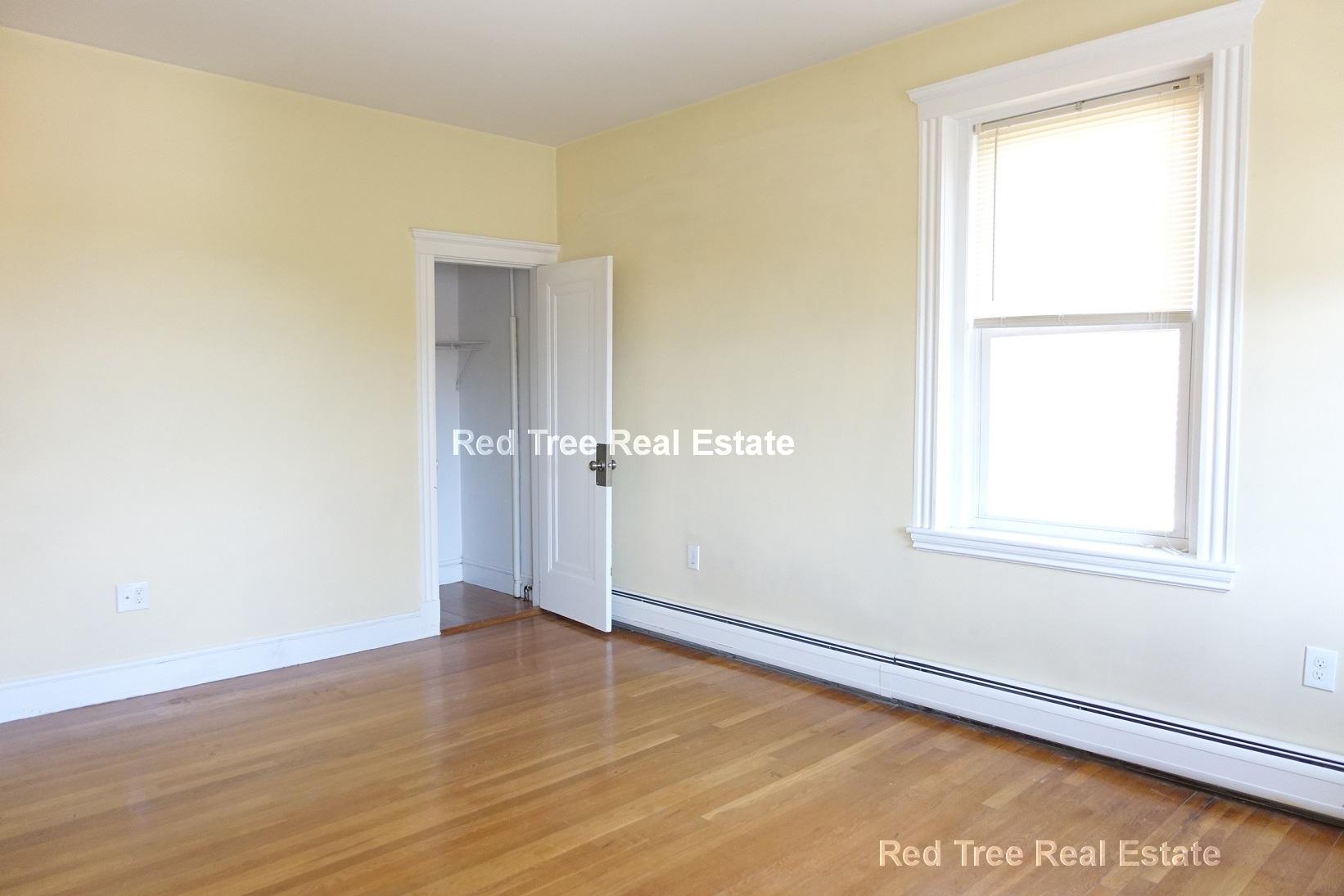 3 bed, 2 bath apartment for rent at 2009 Commonwealth Ave Unit 2, Brighton — photo 17 of 21