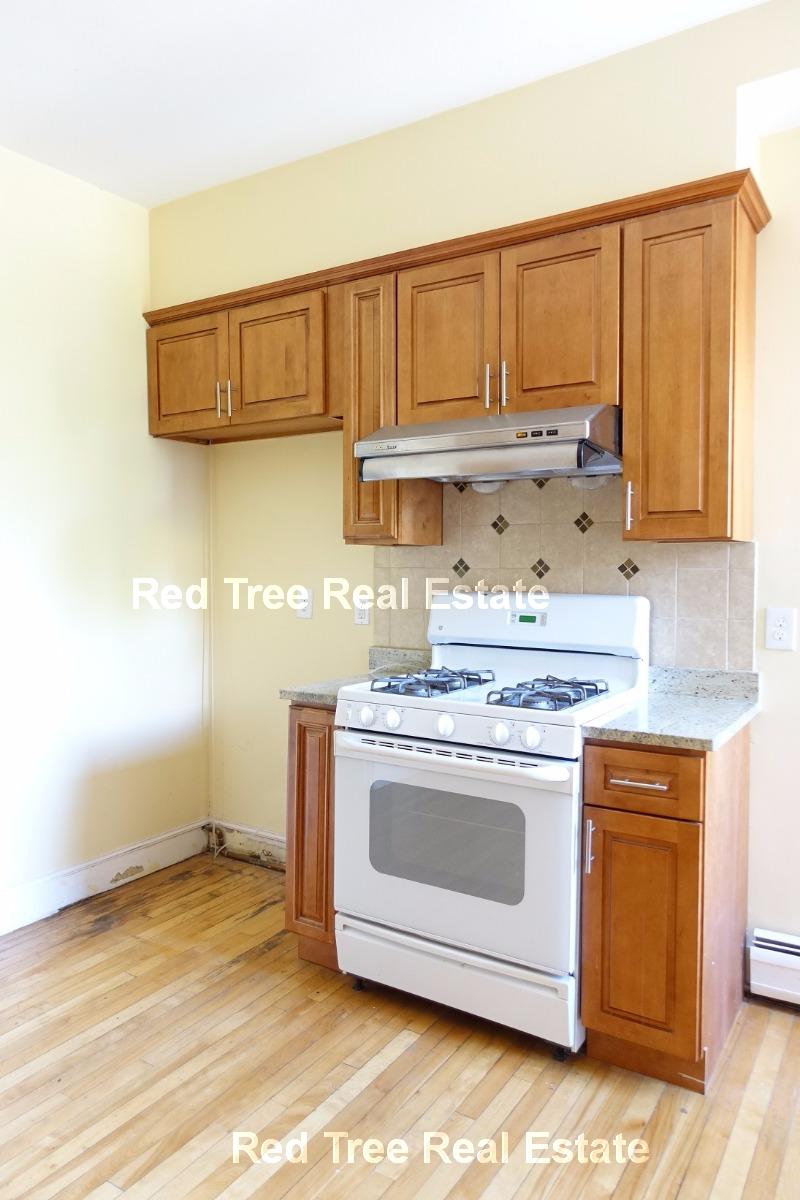 3 bed, 2 bath apartment for rent at 2009 Commonwealth Ave Unit 2, Brighton — photo 7 of 21