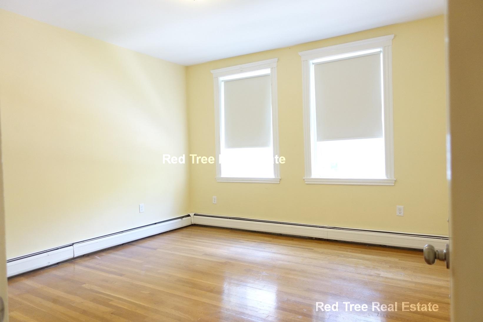 3 bed, 2 bath apartment for rent at 2009 Commonwealth Ave Unit 2, Brighton — photo 9 of 21