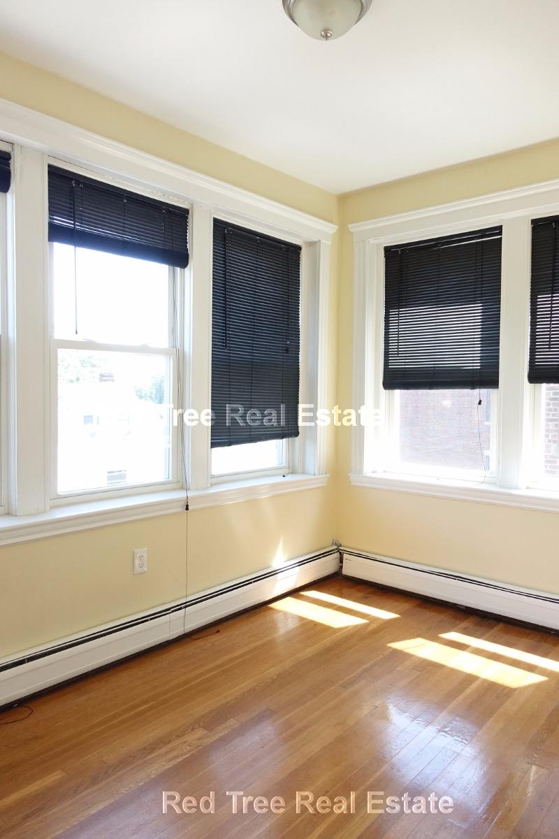 3 bed, 2 bath apartment for rent at 2009 Commonwealth Ave Unit 2, Brighton — photo 15 of 21