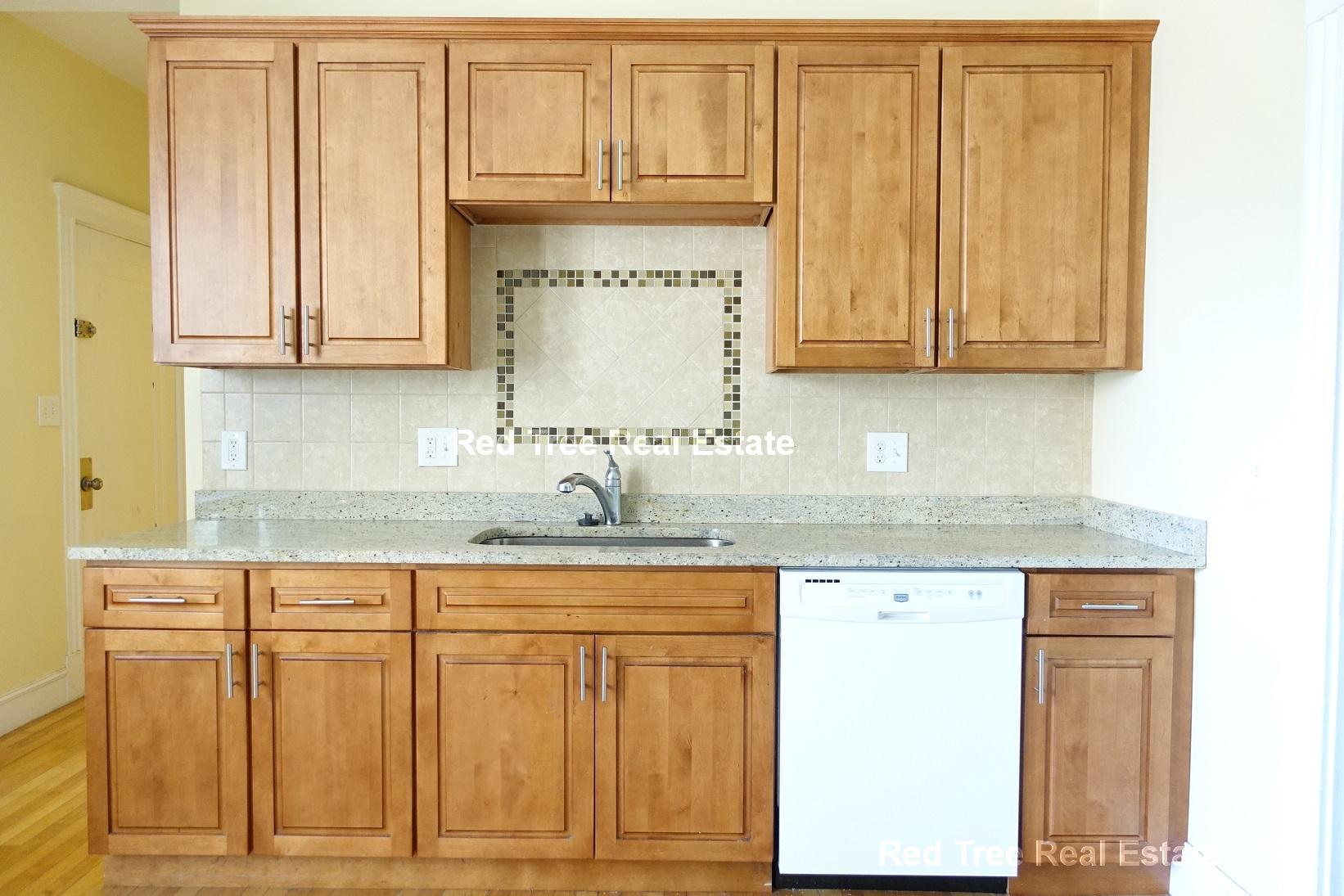 3 bed, 2 bath apartment for rent at 2009 Commonwealth Ave Unit 2, Brighton — photo 6 of 21