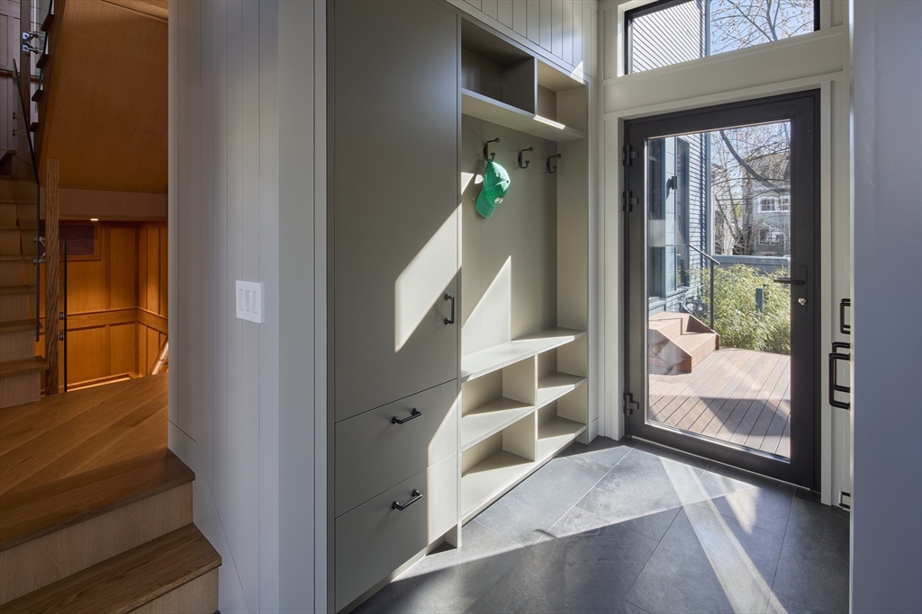 5 bed, 4+ bath apartment for rent at 201.5 Lakeview Ave, West Cambridge — photo 3 of 33