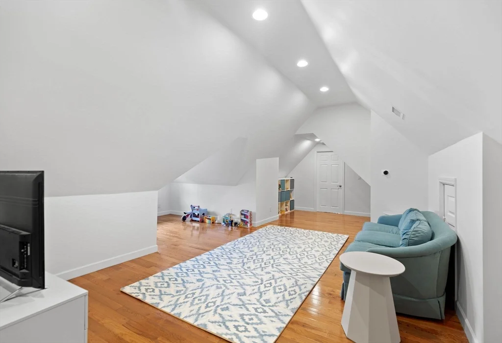 5 bed, 3 bath apartment for rent at 201 Adams St, Endicott — photo 24 of 31