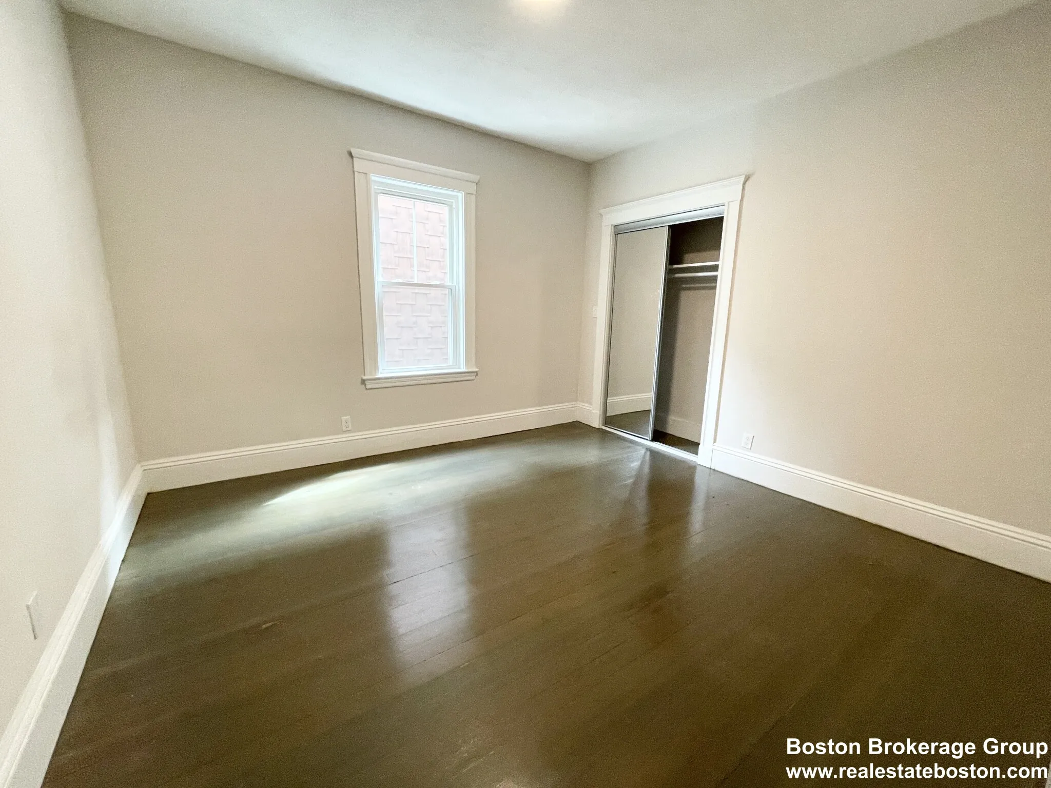 4 bed, 2 bath apartment for rent at 201 East Cottage St Unit 2, Dorchester — photo 8 of 10