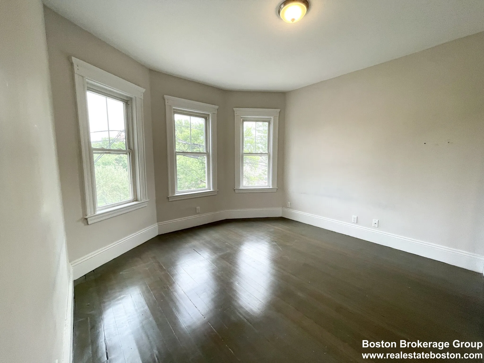 4 bed, 2 bath apartment for rent at 201 East Cottage St Unit 2, Dorchester — photo 5 of 10