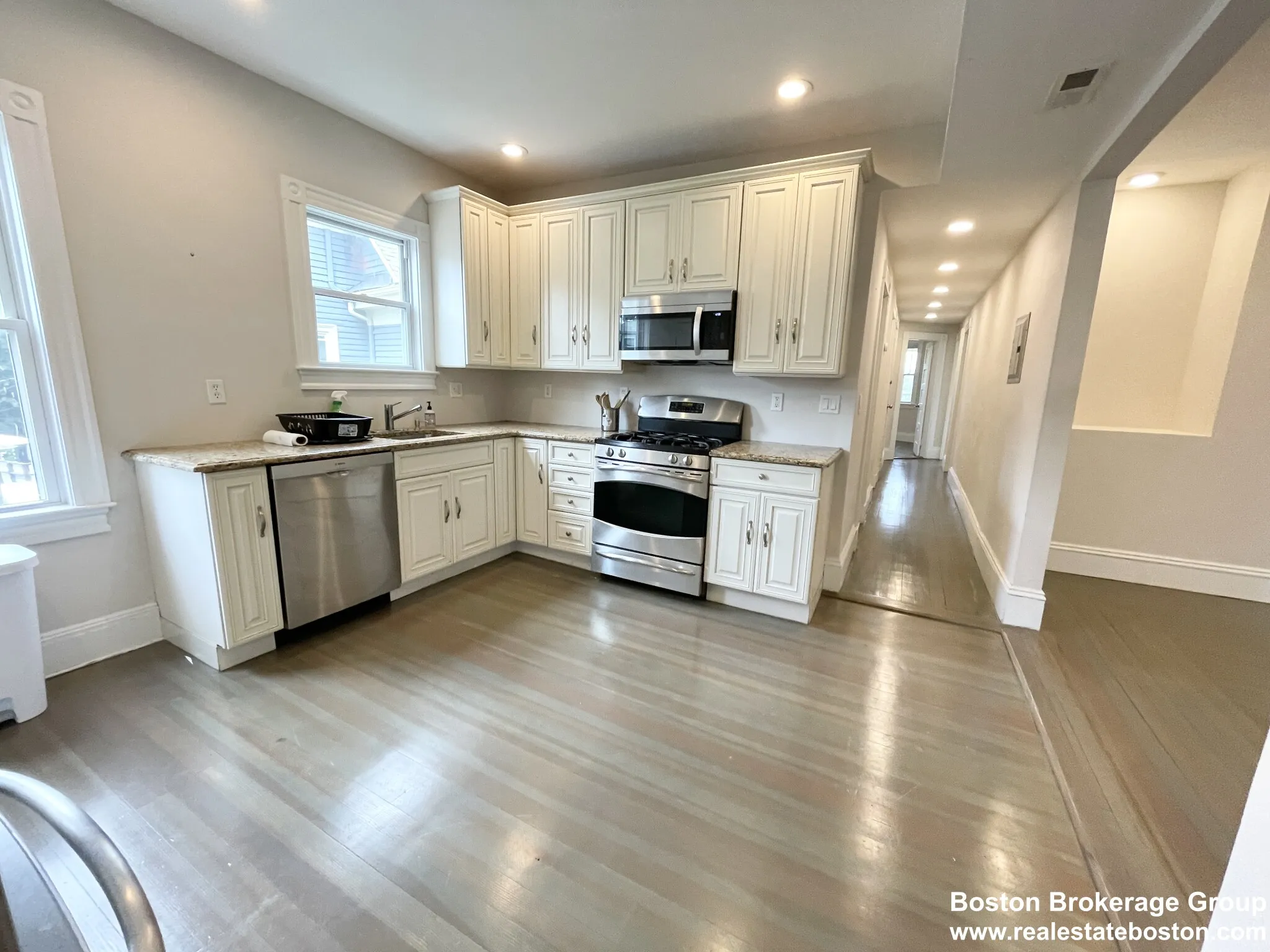 4 bed, 2 bath apartment for rent at 201 East Cottage St Unit 2, Dorchester — photo 1 of 10
