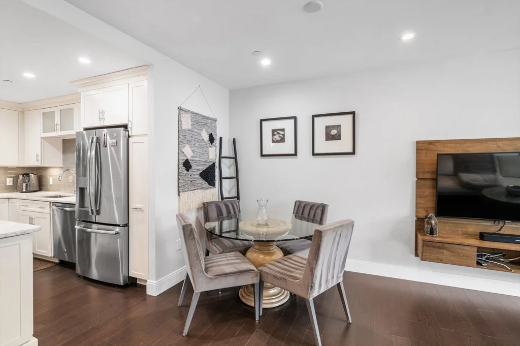 2 bed, 2 bath apartment for rent at 201 Elliott St Unit 409, Beverly — photo 6 of 36