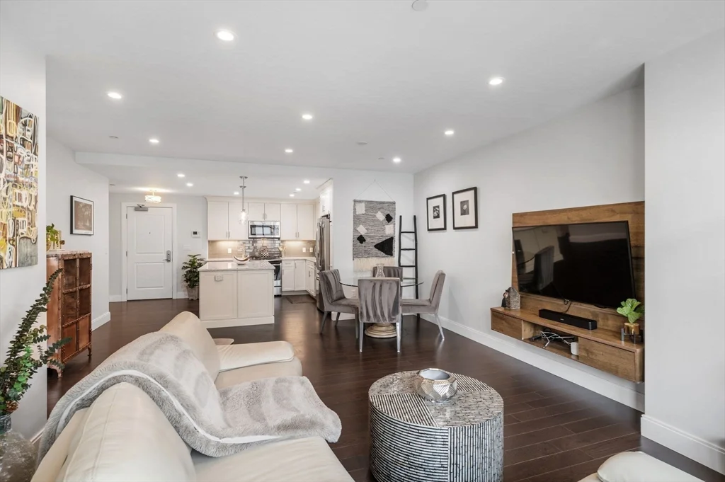 2 bed, 2 bath apartment for rent at 201 Elliott St Unit 409, Beverly — photo 10 of 36