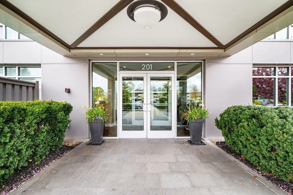 2 bed, 2 bath apartment for rent at 201 Elliott St Unit 409, Beverly — photo 28 of 36