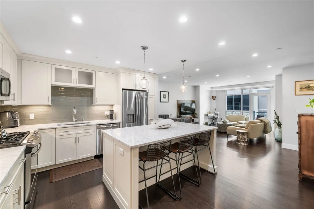 2 bed, 2 bath apartment for rent at 201 Elliott St Unit 409, Beverly — photo 4 of 36