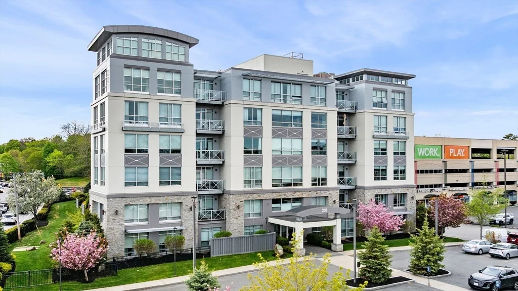 2 bed, 2 bath apartment for rent at 201 Elliott St Unit 409, Beverly — photo 1 of 36