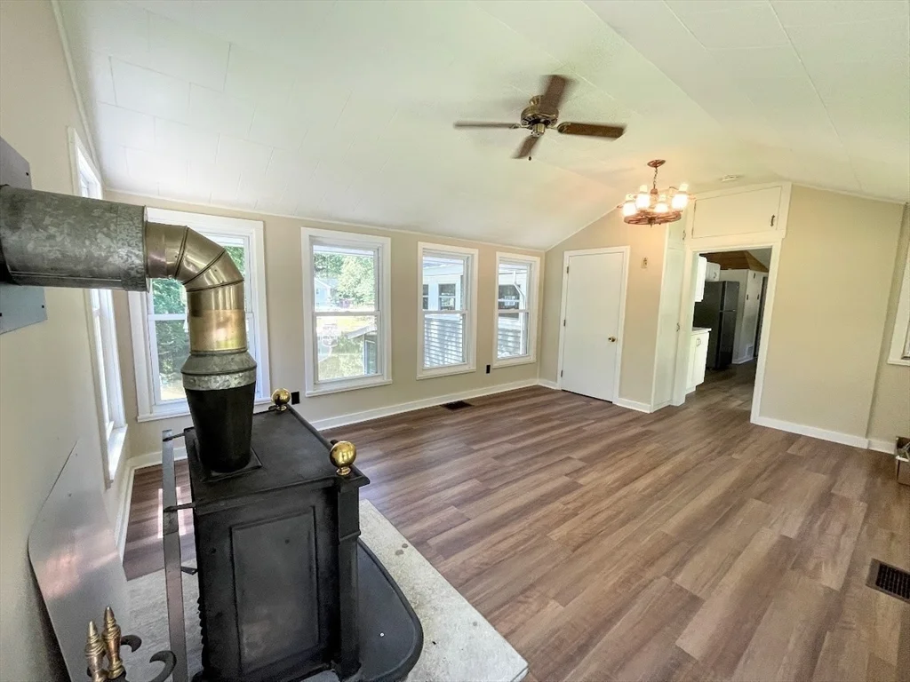 1 bed, 1 bath apartment for rent at 201 Fire Road, 16, Lunenburg — photo 12 of 17