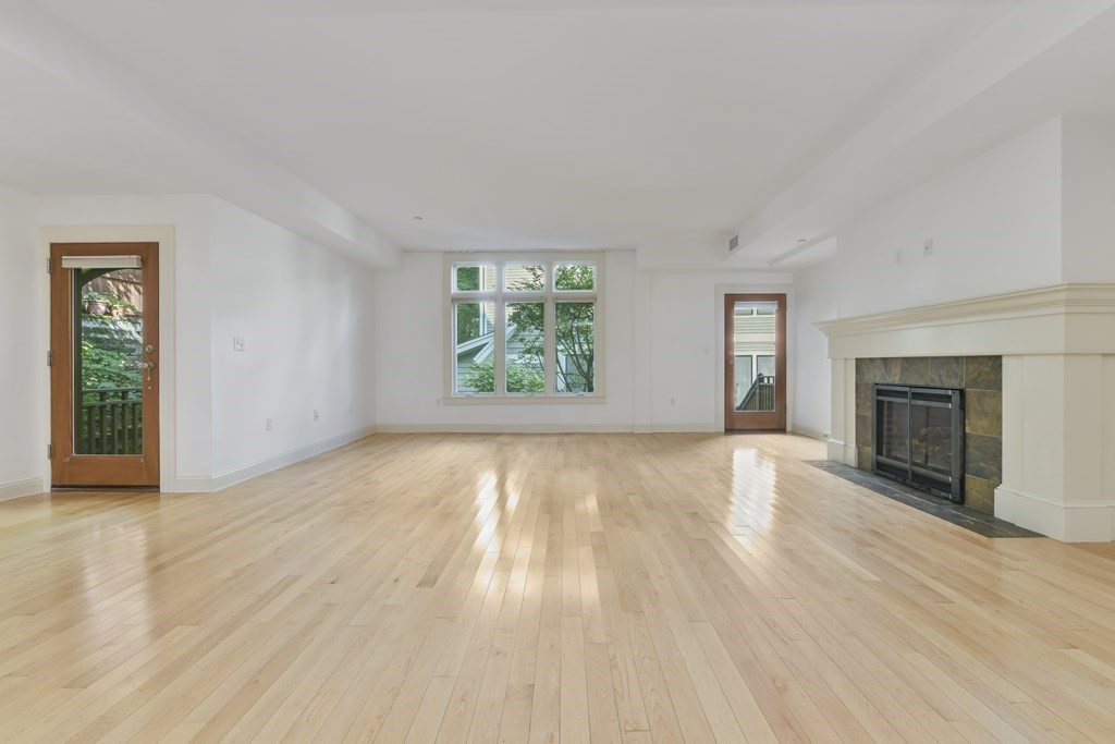 3 bed, 3.5 bath apartment for rent at 201 Freeman St Unit 7, North Brookline — photo 2 of 14