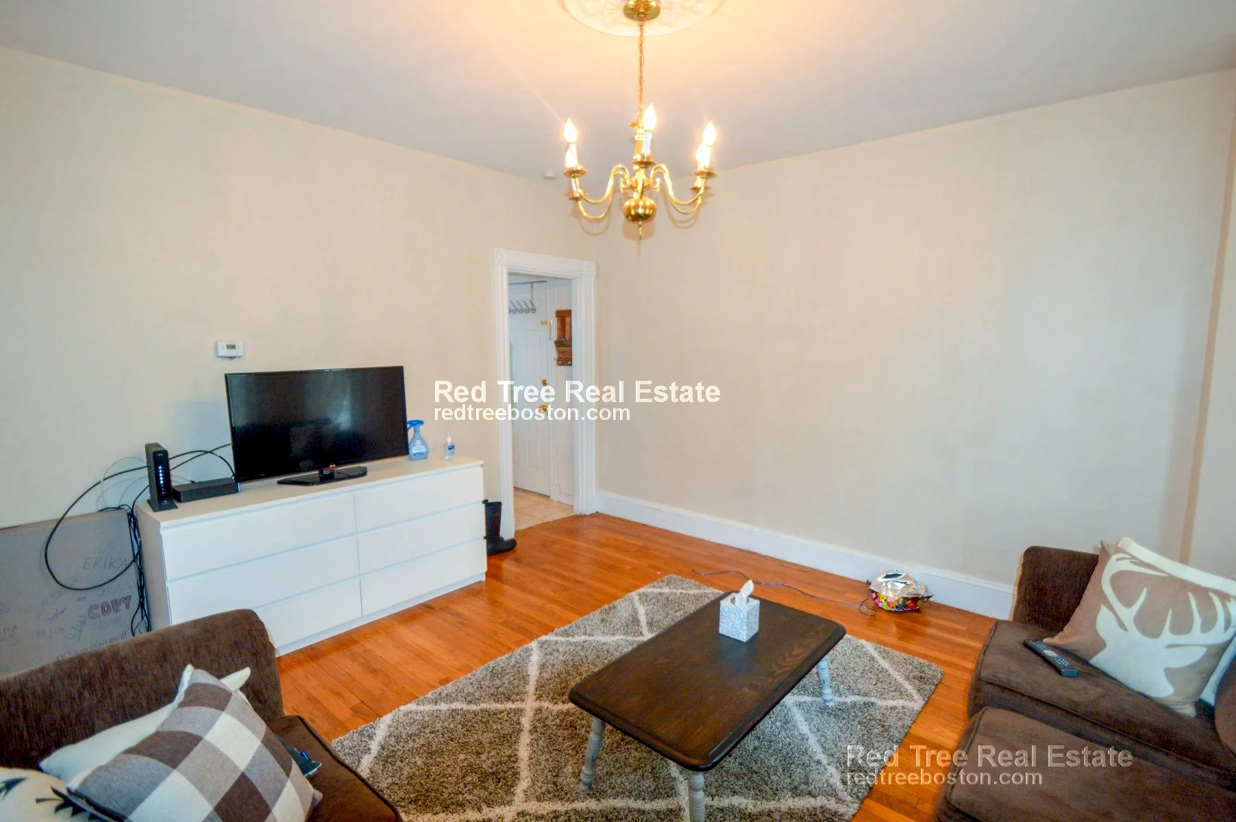 3 bed, 1 bath apartment for rent at 201 Hillside St Unit 1, Mission Hill — photo 4 of 10