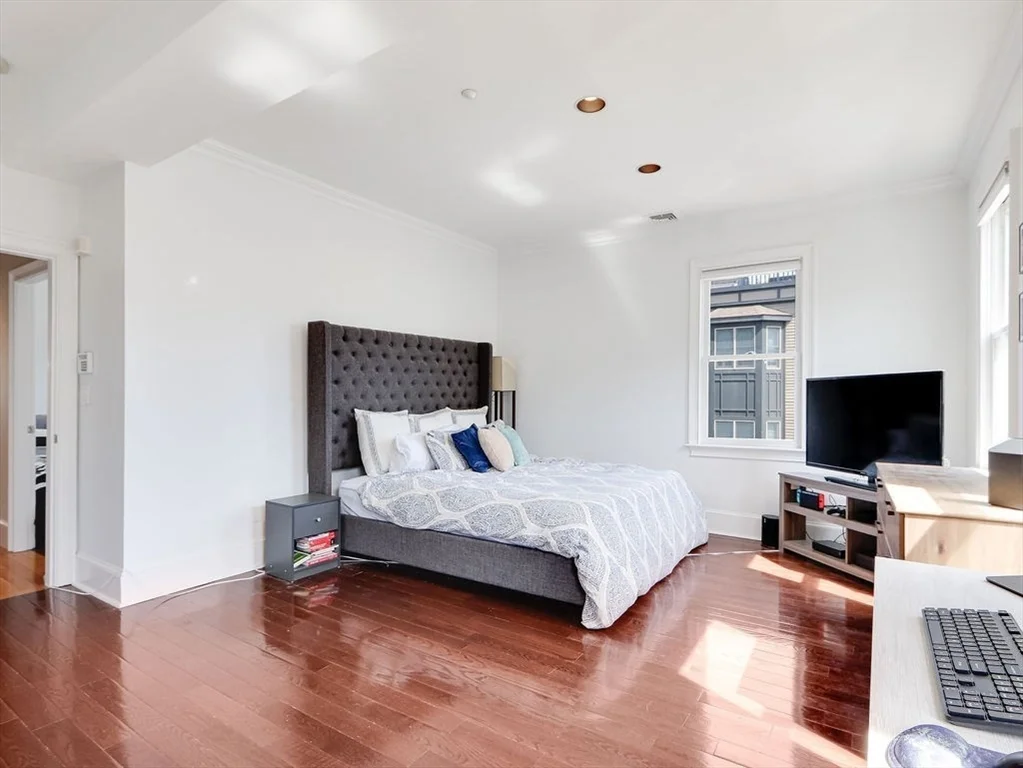 2 bed, 1 bath apartment for rent at 201 K St Unit 4, South Boston — photo 12 of 24