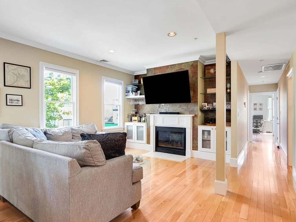 2 bed, 1 bath apartment for rent at 201 K St Unit 4, South Boston — photo 3 of 24