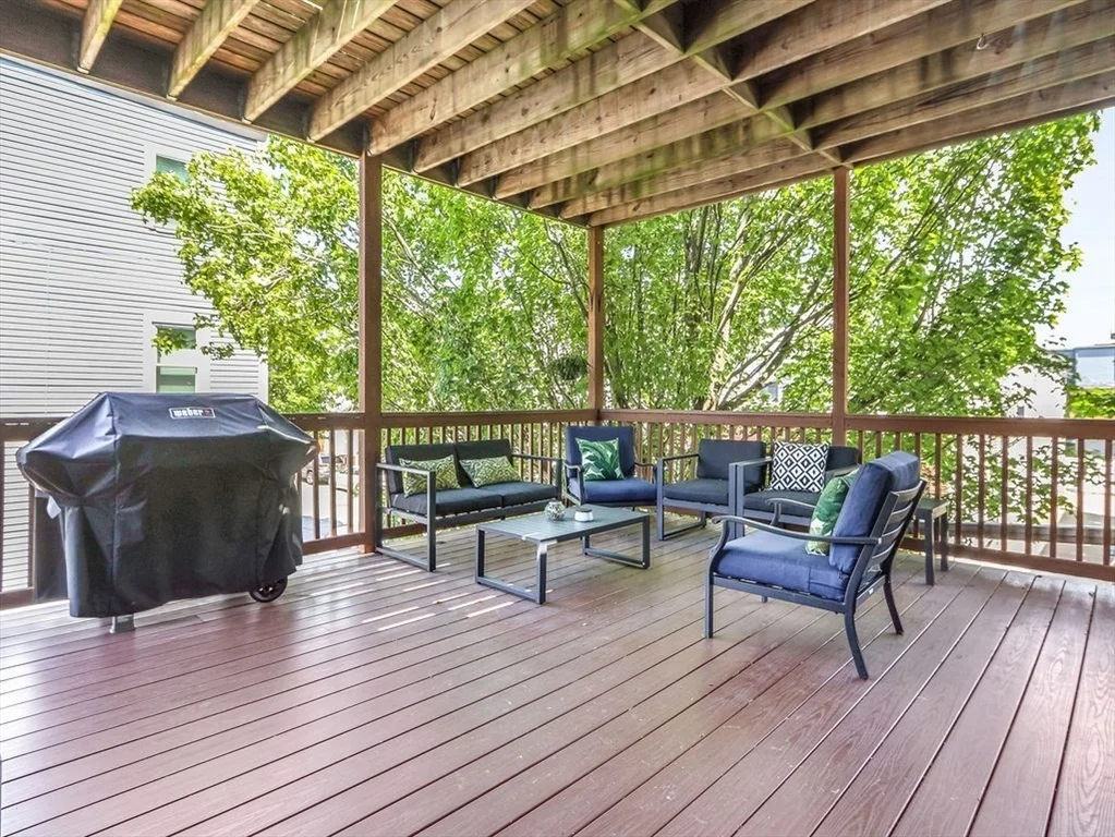 2 bed, 1 bath apartment for rent at 201 K St Unit 4, South Boston