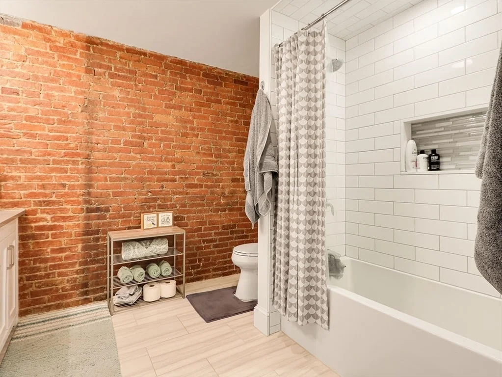 2 bed, 1 bath apartment for rent at 201 K St Unit 4, South Boston — photo 11 of 24