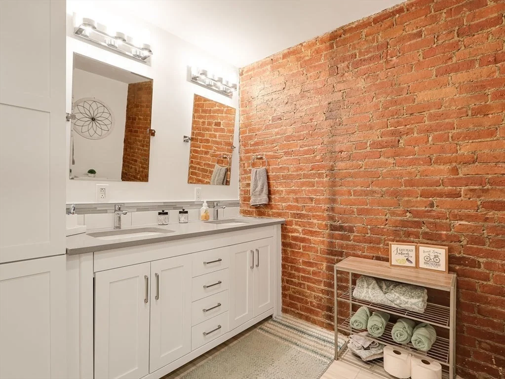2 bed, 1 bath apartment for rent at 201 K St Unit 4, South Boston — photo 10 of 24