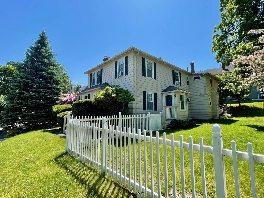 3 bed, 2 bath apartment for rent at 201 Langley Rd Unit 201, Newton — photo 11 of 13