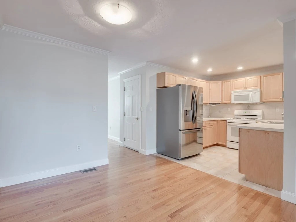 3 bed, 2 bath apartment for rent at 201 Main St Unit 2, Woburn — photo 9 of 31