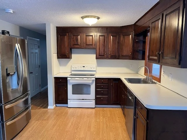 4 bed, 2 bath apartment for rent at 201 Massapoag, North Easton — photo 6 of 13