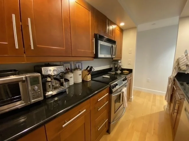 1 bed, 2 bath apartment for rent at 201 Newbury St Unit 203, Back Bay — photo 11 of 20