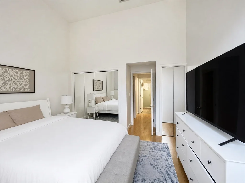 1 bed, 2 bath apartment for rent at 201 Newbury St Unit 203, Back Bay — photo 13 of 20