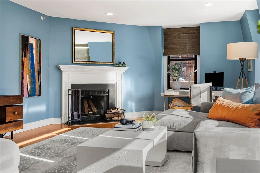 2 bed, 2 bath apartment for rent at 201 Newbury St Unit 405, Back Bay — photo 3 of 16
