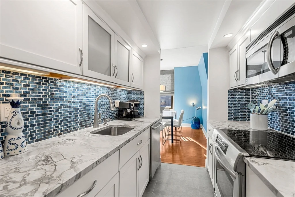 2 bed, 2 bath apartment for rent at 201 Newbury St Unit 405, Back Bay — photo 5 of 16