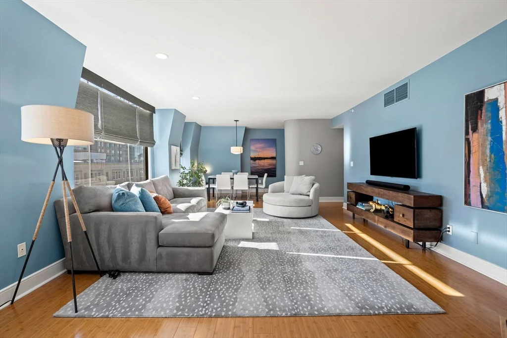 2 bed, 2 bath apartment for rent at 201 Newbury St Unit 405, Back Bay — photo 2 of 16