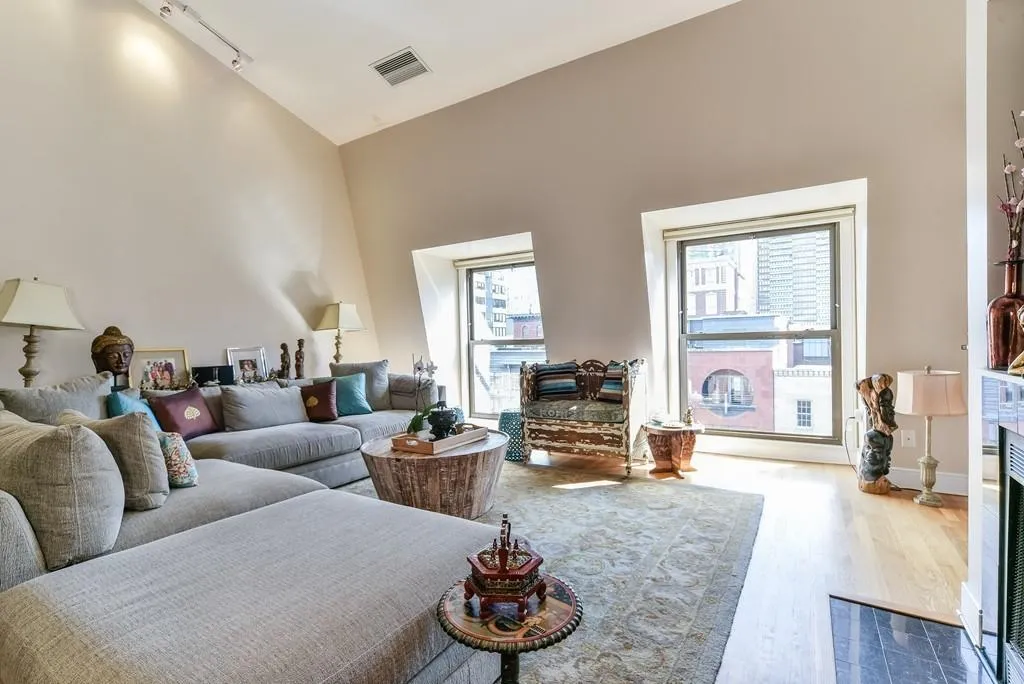 2 bed, 2.5 bath apartment for rent at 201 Newbury St Unit 52, Back Bay — photo 2 of 13