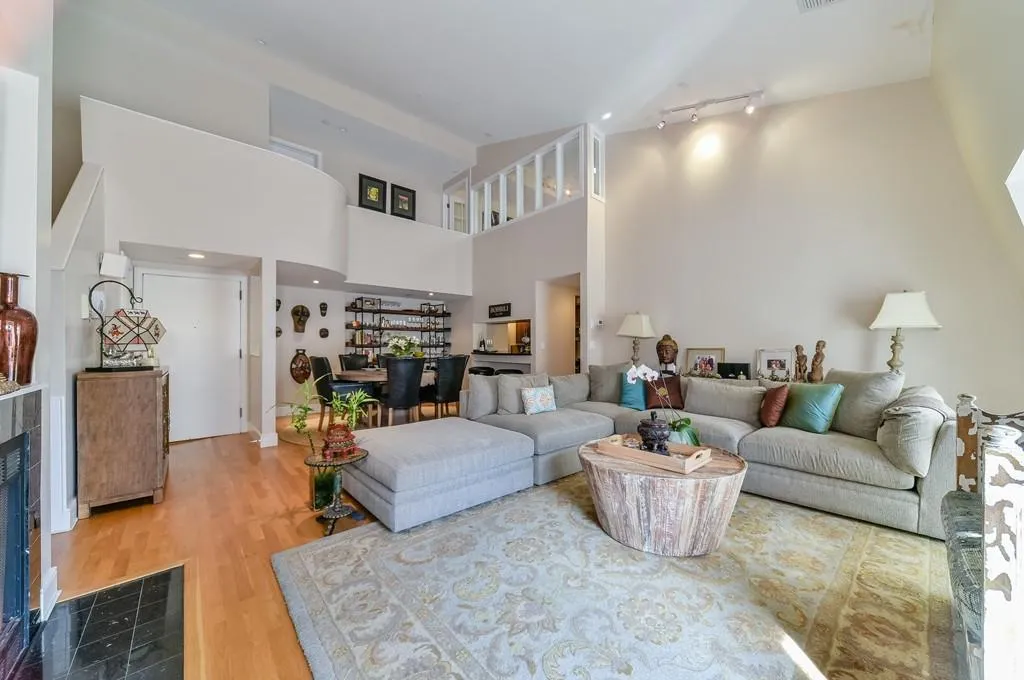 2 bed, 2.5 bath apartment for rent at 201 Newbury St Unit 52, Back Bay — photo 1 of 13