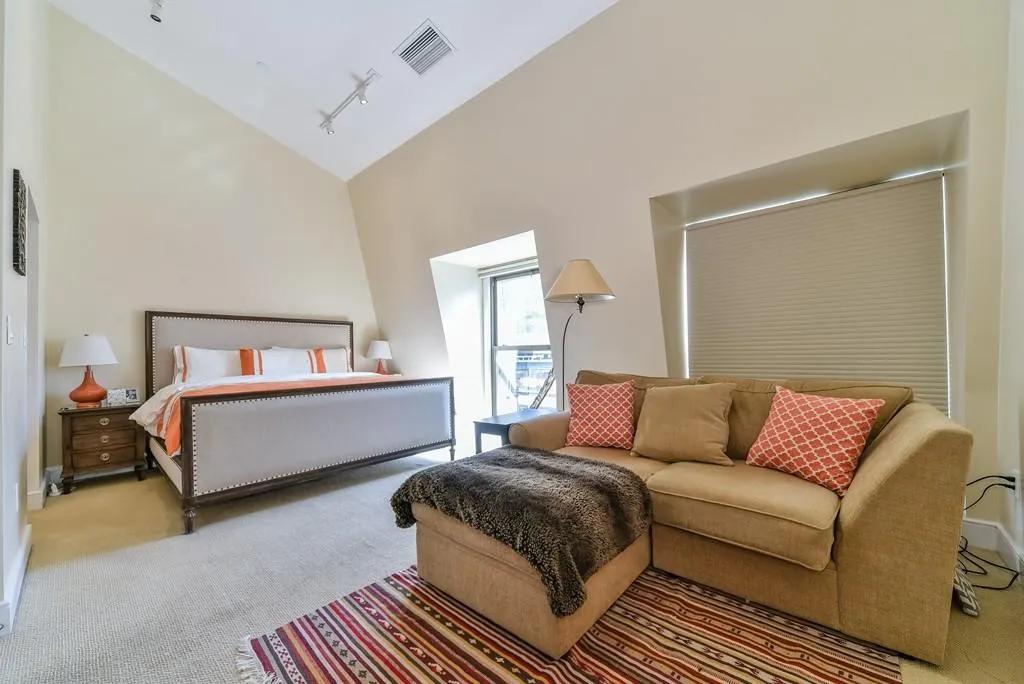 2 bed, 2.5 bath apartment for rent at 201 Newbury St Unit 52, Back Bay — photo 6 of 13