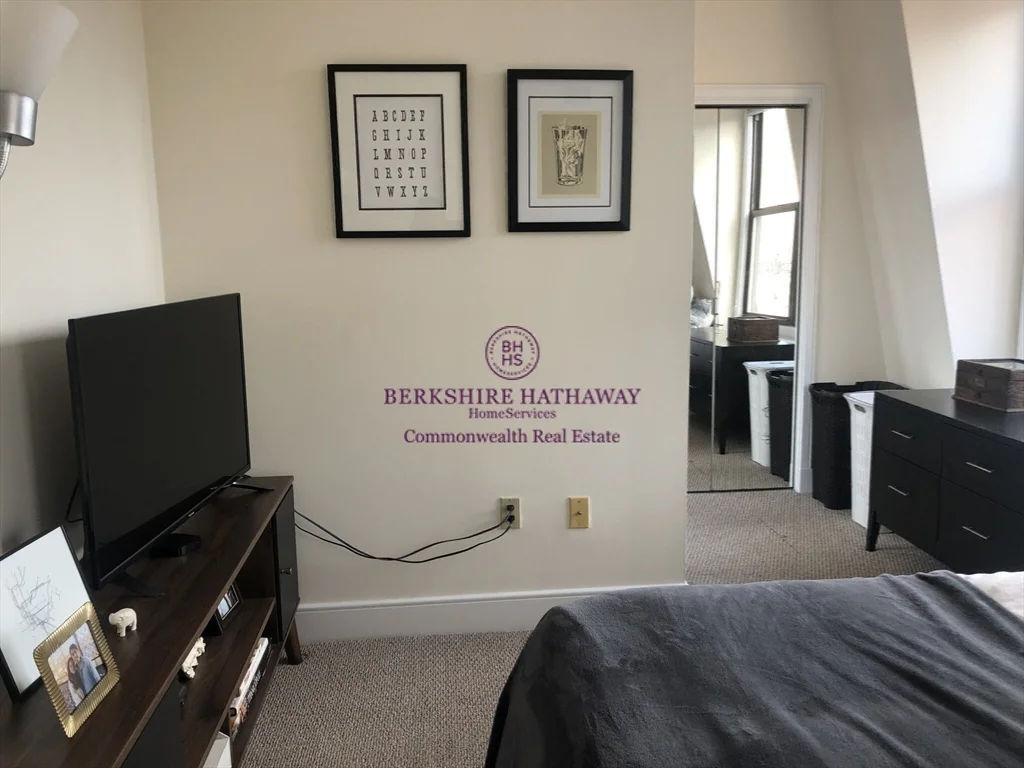 1 bed, 1 bath apartment for rent at 201 Newbury Unit 407, Back Bay — photo 6 of 13
