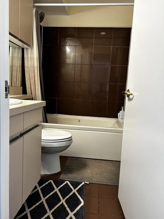 1 bed, 1 bath apartment for rent at 201 Newbury Unit 407, Back Bay — photo 10 of 13