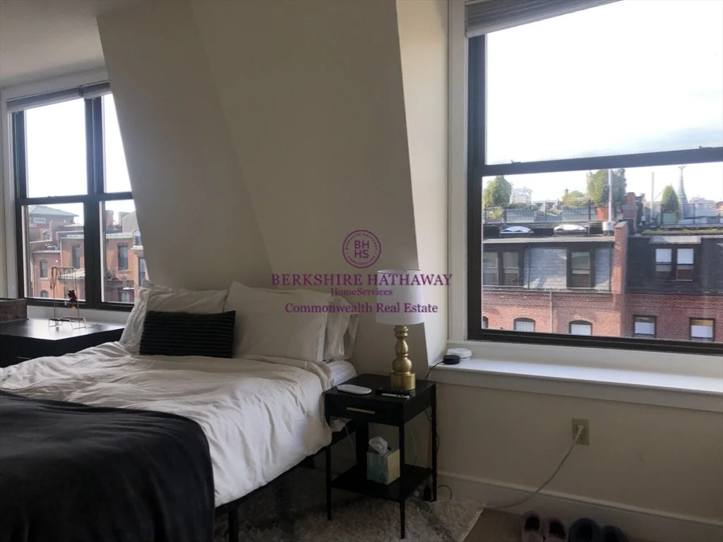 1 bed, 1 bath apartment for rent at 201 Newbury Unit 407, Back Bay — photo 7 of 13