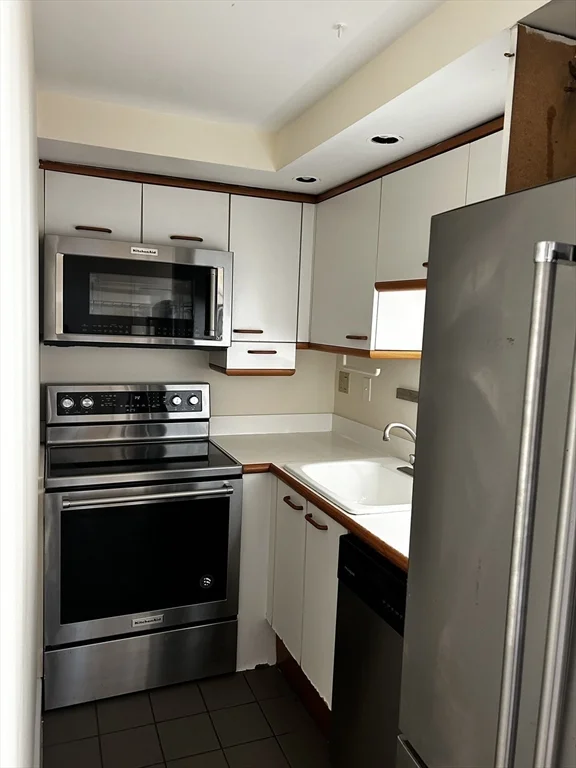 1 bed, 1 bath apartment for rent at 201 Newbury Unit 407, Back Bay — photo 4 of 13