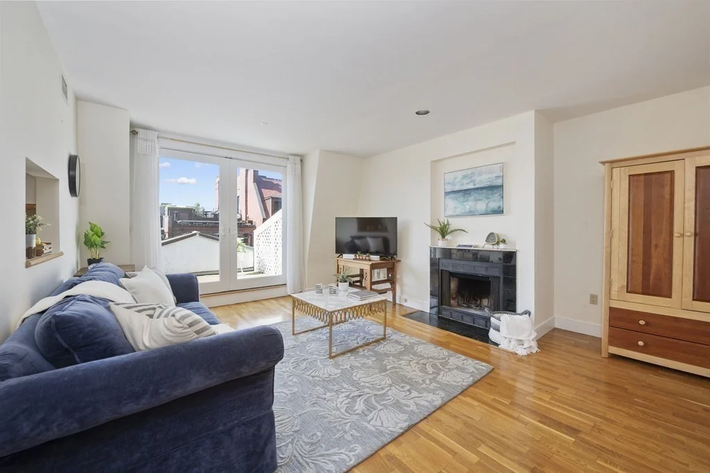 1 bed, 1 bath apartment for rent at 201 Newbury Unit 407, Back Bay — photo 2 of 13
