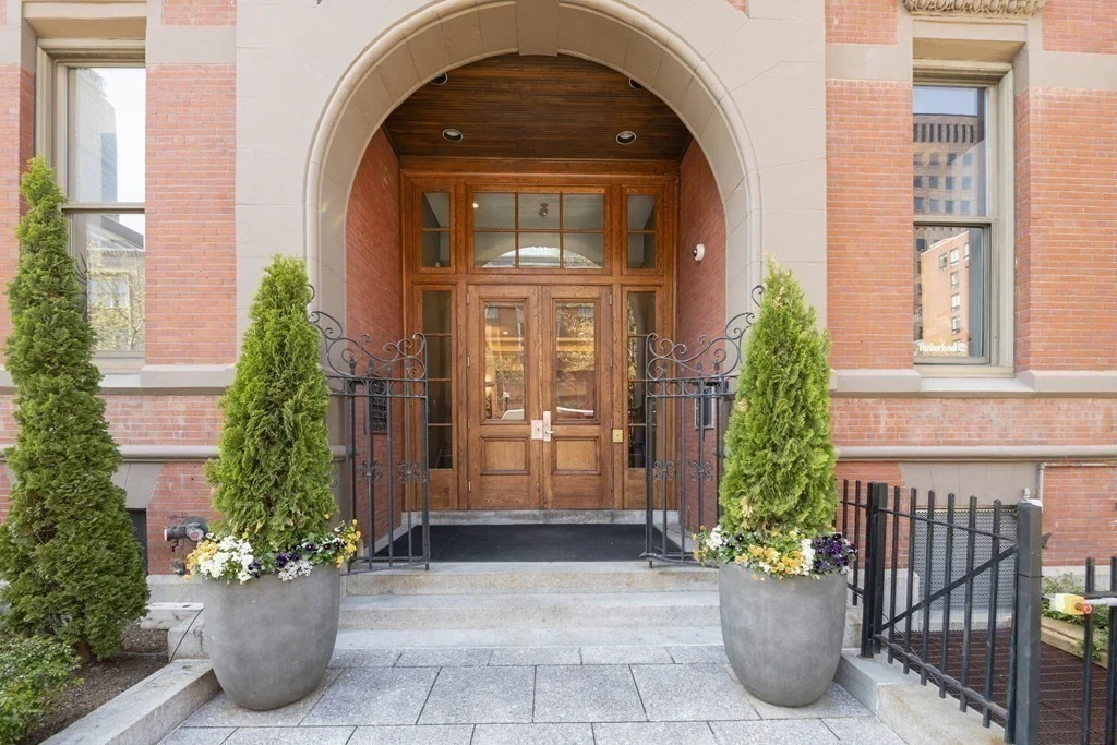 1 bed, 1 bath apartment for rent at 201 Newbury Unit 407, Back Bay — photo 1 of 13