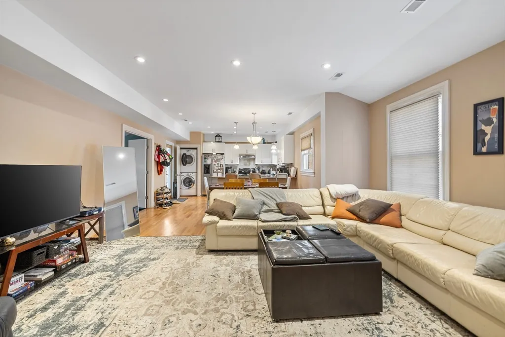 3 bed, 1 bath apartment for rent at 201 Norfolk St Unit 1, The Port — photo 16 of 30