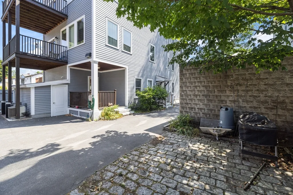 3 bed, 1 bath apartment for rent at 201 Norfolk St Unit 1, The Port — photo 26 of 30