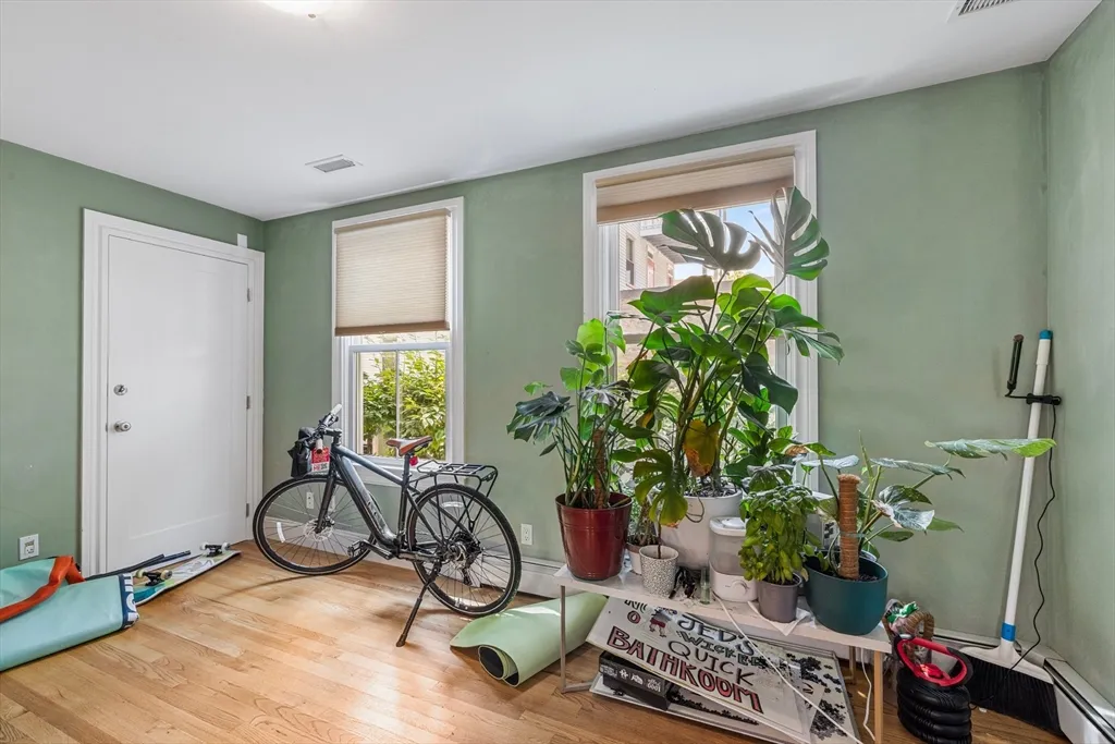 3 bed, 1 bath apartment for rent at 201 Norfolk St Unit 1, The Port — photo 10 of 30