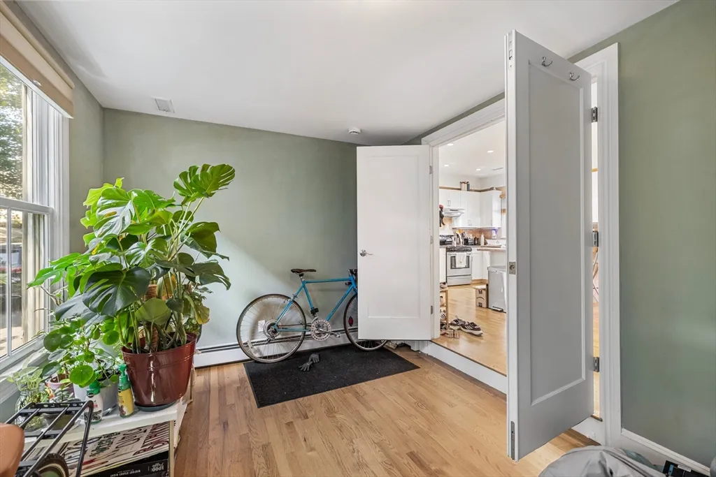 3 bed, 1 bath apartment for rent at 201 Norfolk St Unit 1, The Port — photo 11 of 30