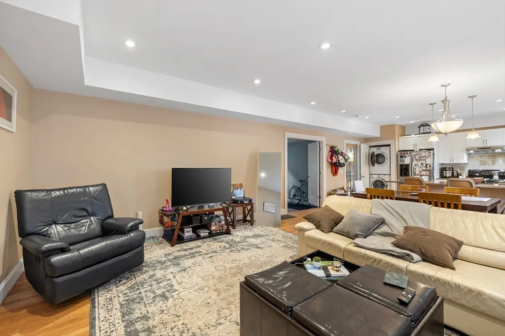 3 bed, 1 bath apartment for rent at 201 Norfolk St Unit 1, The Port — photo 15 of 30