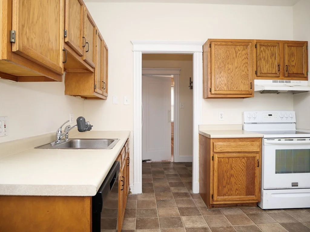 4 bed, 2 bath apartment for rent at 201 Saint Paul St Unit 22T, Brookline